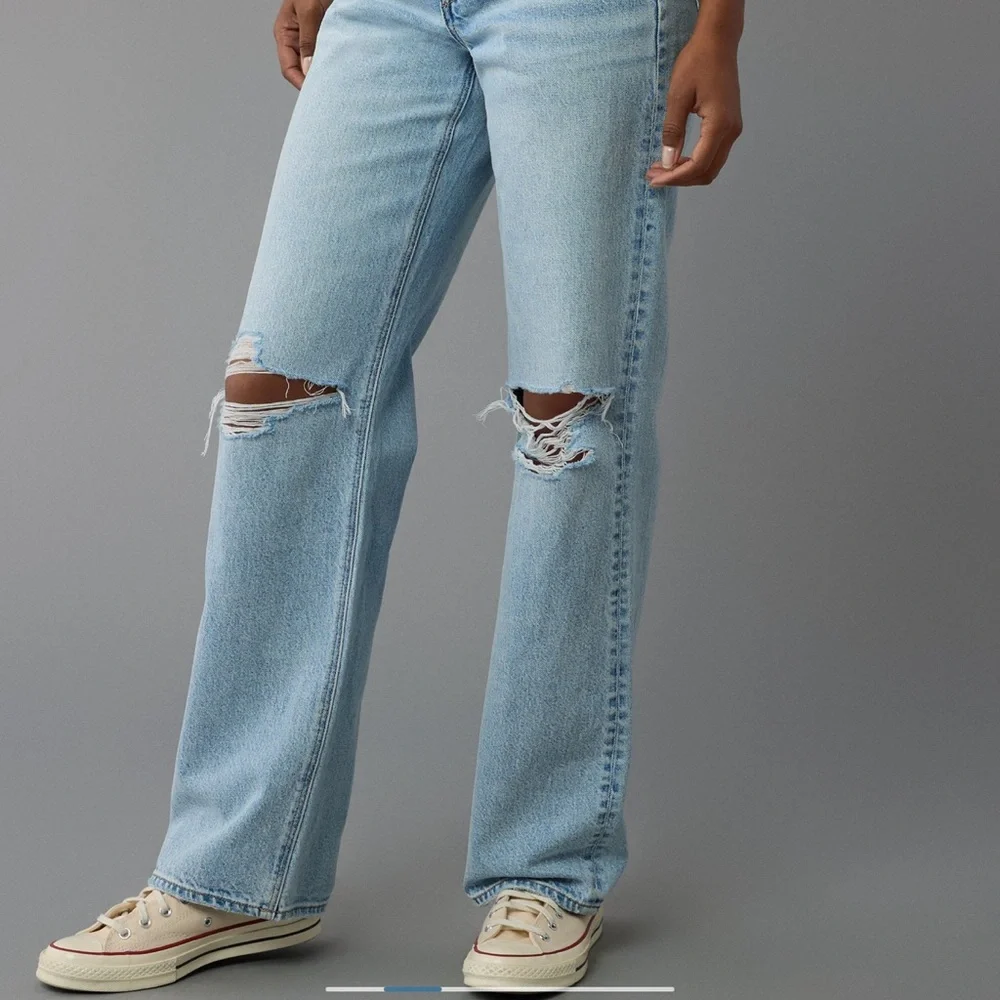 AE Strigid Ripped High-Waisted Stovepipe Jean size 00 Regular - Picture 2 of 3